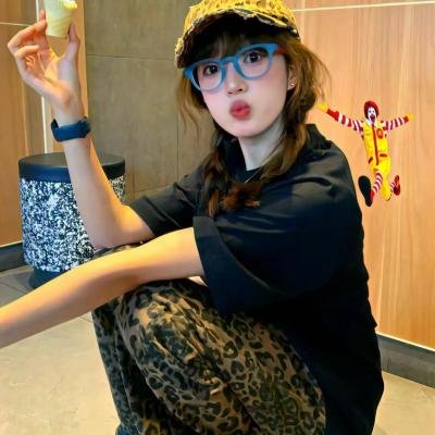 白色的女人